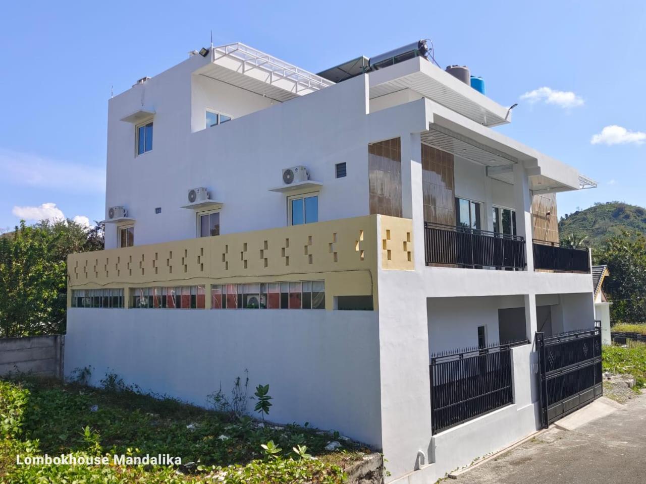 فندق Lombokhouse Mandalika Kuta  المظهر الخارجي الصورة